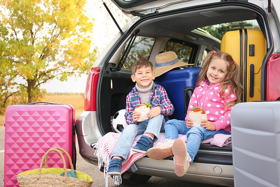 Kids snack on vacation